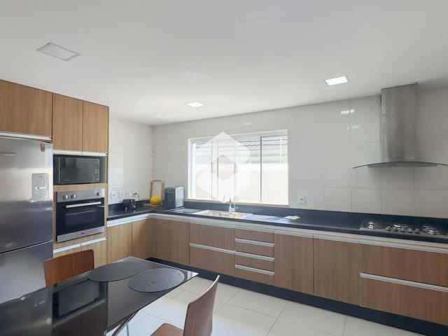 Casa com 250m² 5 quartos e 6 banheiros, à venda, no bairro Recreio dos Bandeirantes em Rio de Janeiro