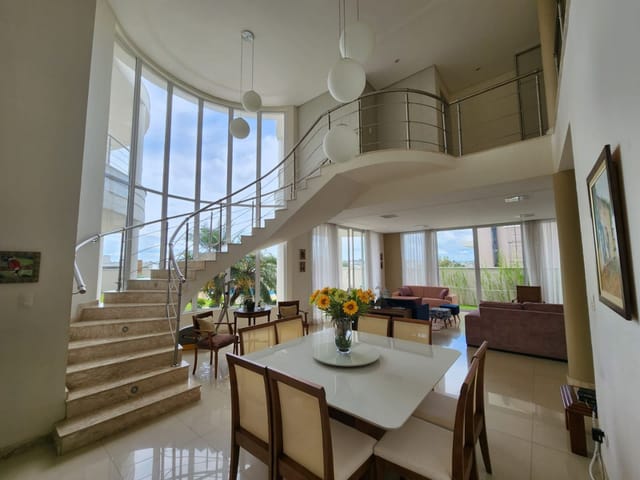 Casa com 700m² 4 quartos e 6 banheiros, à venda ou para alugar, no bairro Condomínio Reserva do Paratehy em São José dos Campos