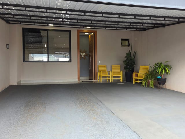 Casa com 250m² 3 quartos e 4 banheiros, à venda, no bairro Terras de Santana em Londrina