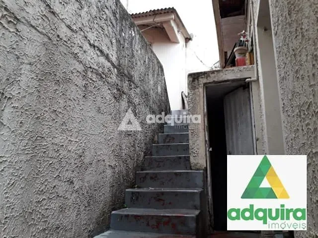 Casa com 250m² 3 quartos e 1 banheiro, à venda, no bairro Centro em Ponta Grossa
