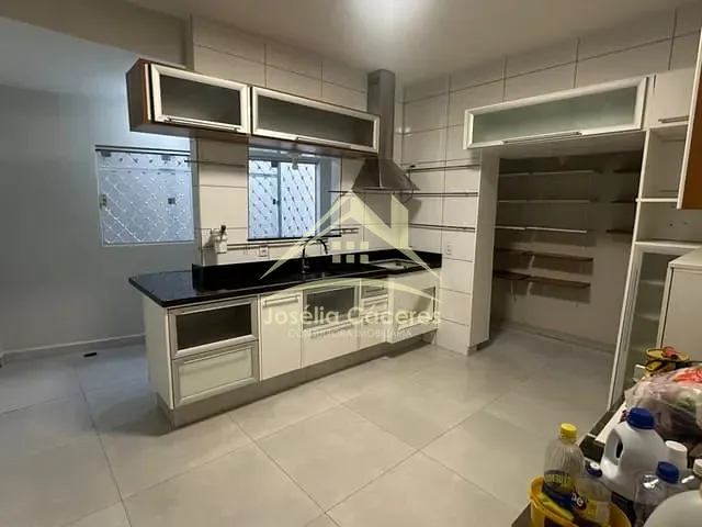Casa com 180m² 2 quartos e 1 banheiro, à venda, no bairro Recanto dos Pássaros em Cuiabá