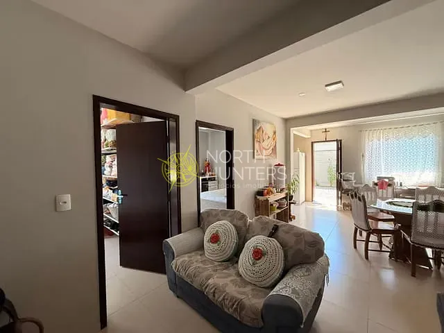 Casa com 460m² 13 quartos e 6 banheiros, à venda, no bairro Boa Vista em Joinville