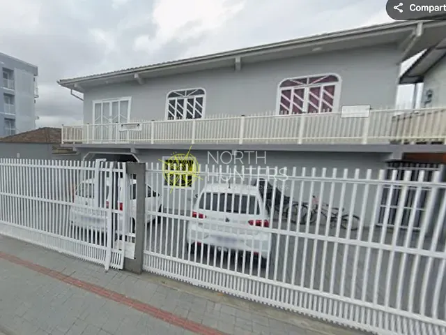 Casa com 460m² 13 quartos e 6 banheiros, à venda, no bairro Boa Vista em Joinville