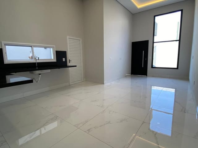 Casa 5 quartos e 1 banheiro, à venda, no bairro Centro-Sul em Várzea Grande