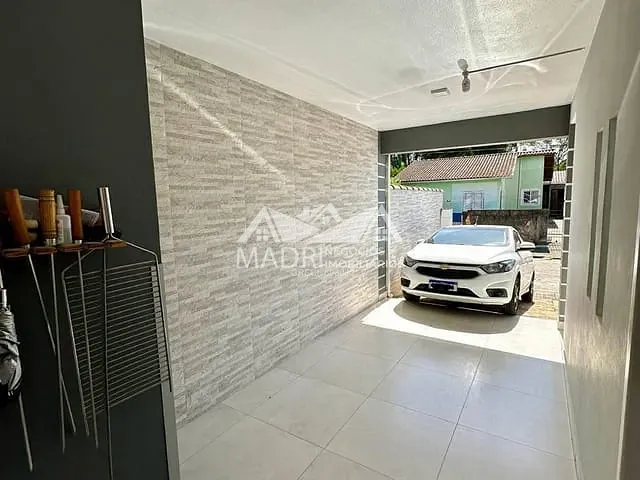Casa com 200m² 3 quartos e 2 banheiros, à venda, no bairro Madri em Palhoça