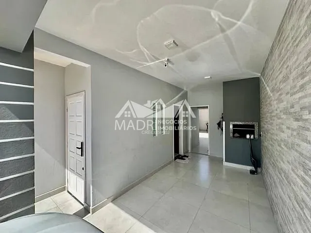 Casa com 200m² 3 quartos e 2 banheiros, à venda, no bairro Madri em Palhoça