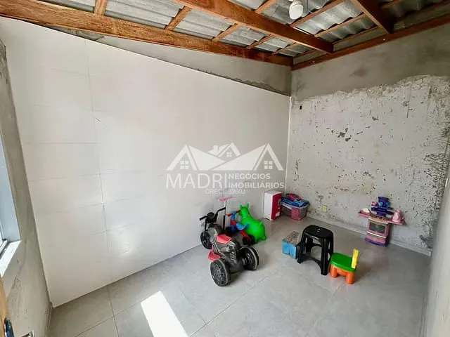 Casa com 200m² 3 quartos e 2 banheiros, à venda, no bairro Madri em Palhoça