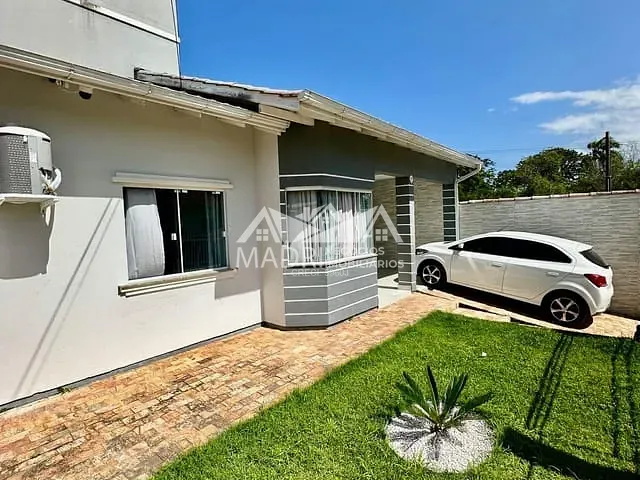 Casa com 200m² 3 quartos e 2 banheiros, à venda, no bairro Madri em Palhoça