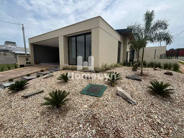 Casa com 410m² 3 quartos e 4 banheiros, à venda, no bairro Jardins Capri em Senador Canedo