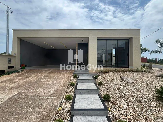 Casa com 410m² 3 quartos e 4 banheiros, à venda, no bairro Jardins Capri em Senador Canedo