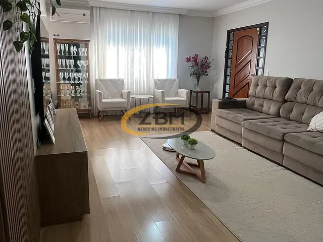 Casa com 300m² 3 quartos e 3 banheiros, à venda, no bairro Santa Mônica em Londrina