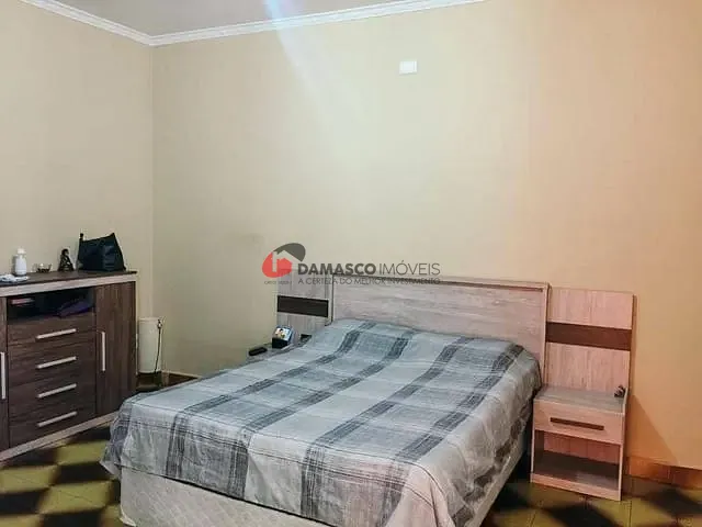 Casa com 224m² 4 quartos e 1 banheiro, à venda, no bairro Cerâmica em São Caetano do Sul