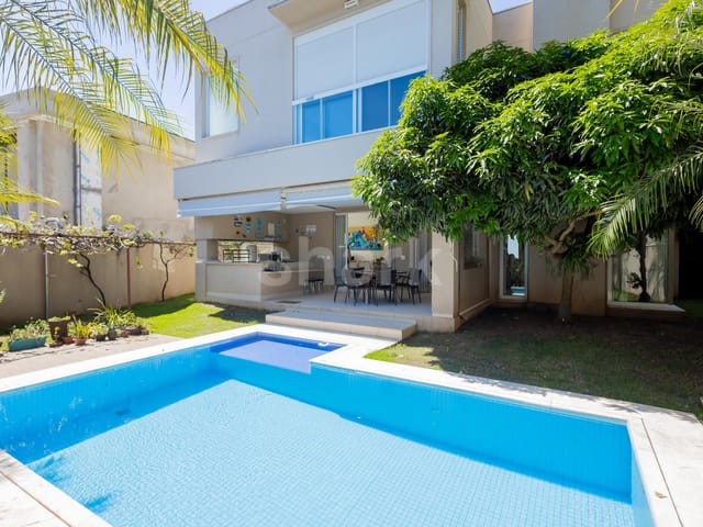Casa com 502m² 4 quartos e 6 banheiros, à venda, no bairro Alphaville em Santana de Parnaíba