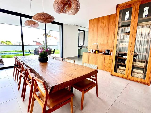 Casa com 420m² 4 quartos e 6 banheiros, à venda, no bairro Alphaville em Santana de Parnaíba
