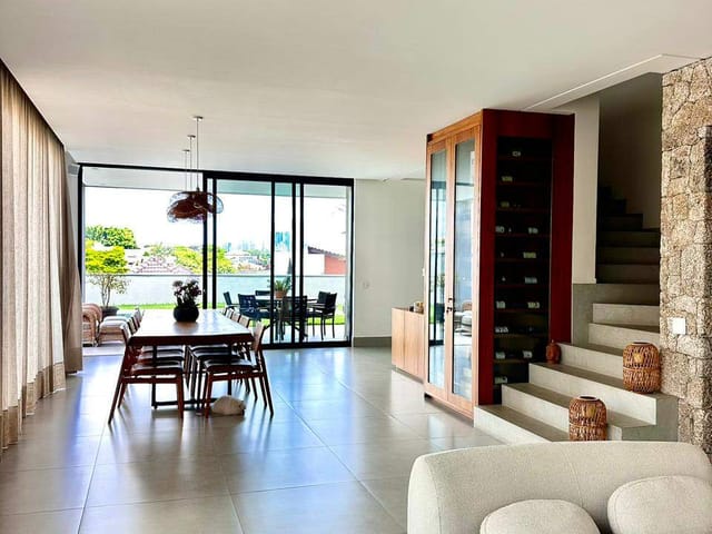 Casa com 420m² 4 quartos e 6 banheiros, à venda, no bairro Alphaville em Santana de Parnaíba