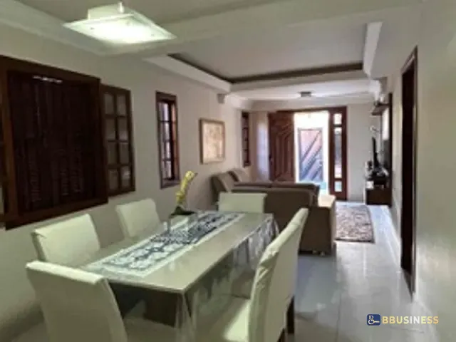 Casa com 450m² 4 quartos e 3 banheiros, à venda, no bairro Parque Turf Club em Campos dos Goytacazes