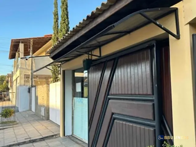 Casa com 450m² 4 quartos e 3 banheiros, à venda, no bairro Parque Turf Club em Campos dos Goytacazes