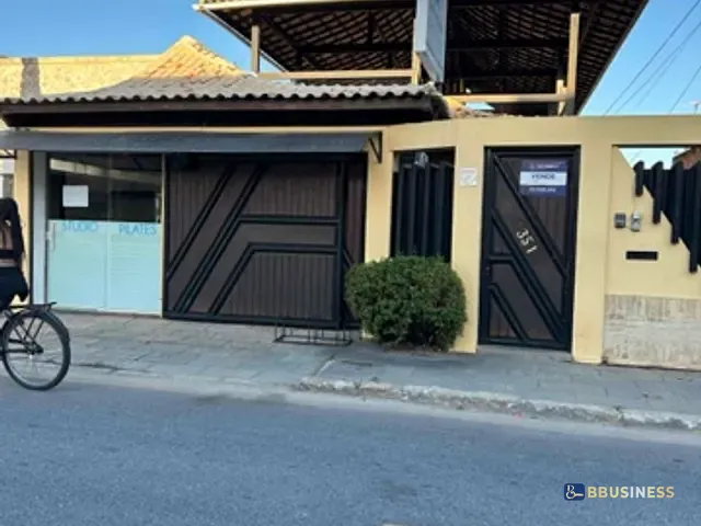 Casa com 450m² 4 quartos e 3 banheiros, à venda, no bairro Parque Turf Club em Campos dos Goytacazes
