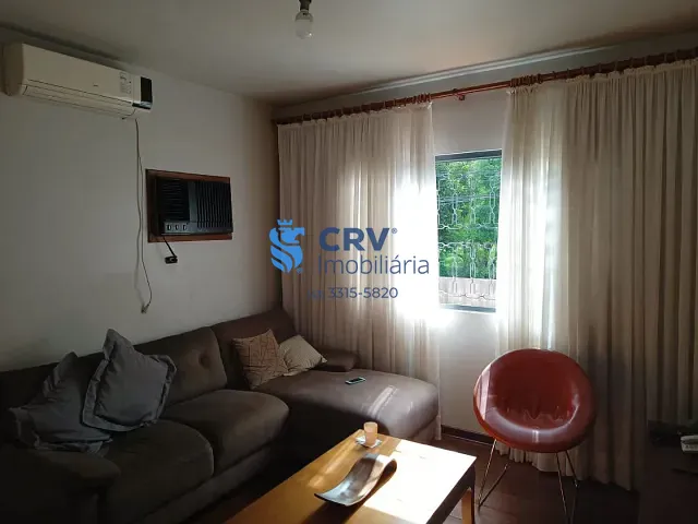 Casa com 300m² 2 quartos e 1 banheiro, à venda, no bairro Jardim Higienópolis em Londrina