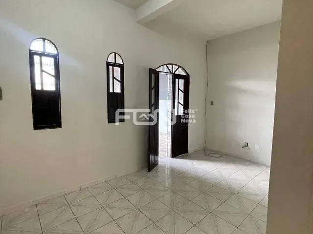 Casa com 120m² 2 quartos e 1 banheiro, para alugar, no bairro Alto do Triângulo em Camaçari