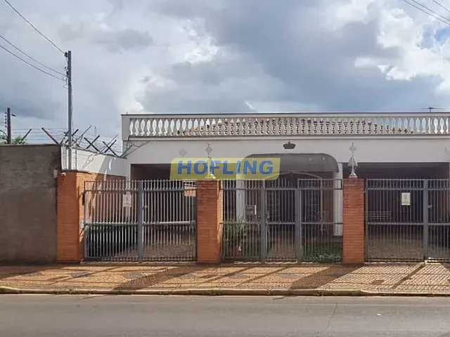 Casa com 660m² 4 quartos e 4 banheiros, para alugar, no bairro Cidade Jardim em Rio Claro