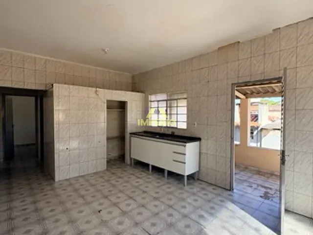 Casa com 307m² 3 quartos e 1 banheiro, à venda, no bairro Jardim Elizabeth em Salto
