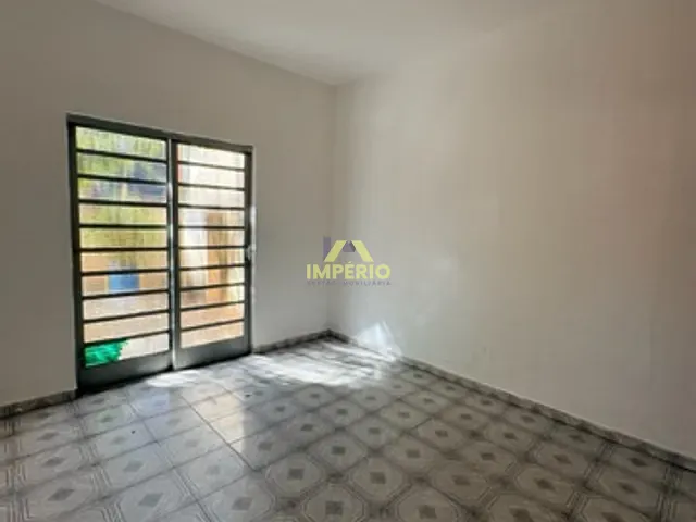 Casa com 307m² 3 quartos e 1 banheiro, à venda, no bairro Jardim Elizabeth em Salto