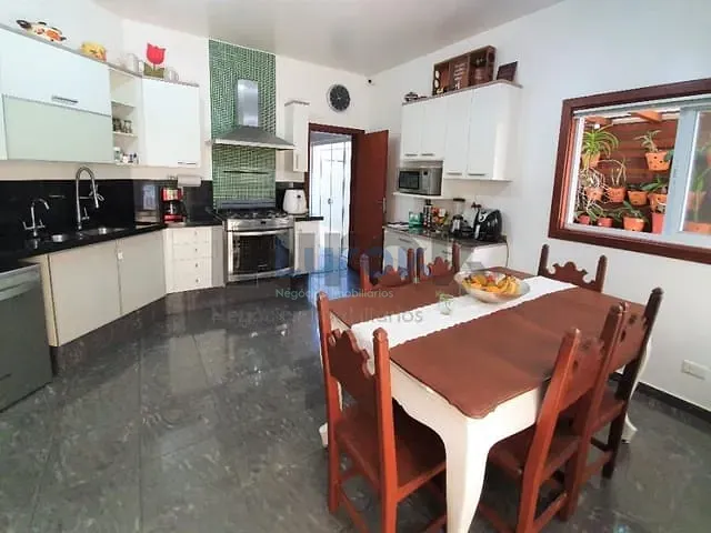 Casa com 415m² 4 quartos e 5 banheiros, à venda, no bairro Jardim Recanto em Valinhos