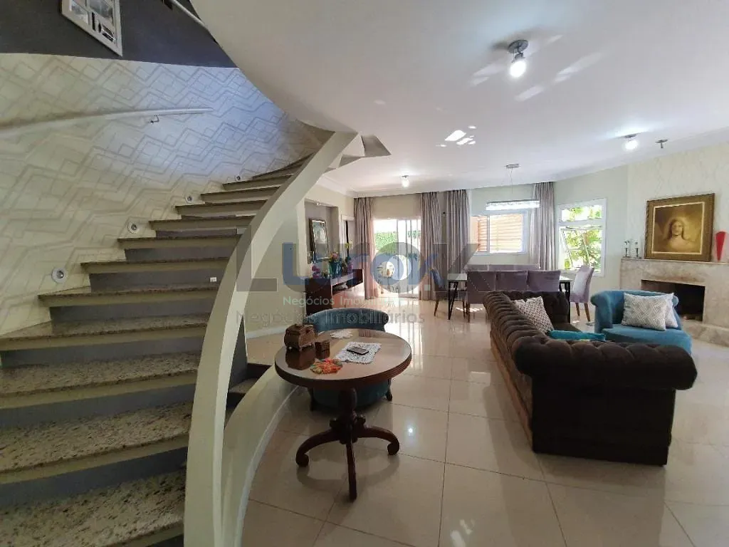 Casa, 4 quartos, 315 m² - Foto 1