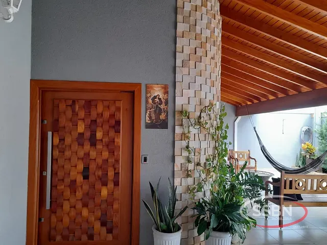 Casa 3 quartos e 3 banheiros, à venda, no bairro Jardim Maria Helena em Nova Odessa