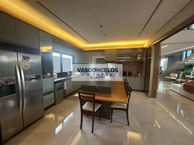 Casa com 600m² 5 quartos e 5 banheiros, à venda, no bairro Urbanova em São José dos Campos