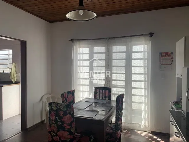 Casa com 180m² 2 quartos e 2 banheiros, à venda, no bairro Jardim Maria Augusta em Taubaté