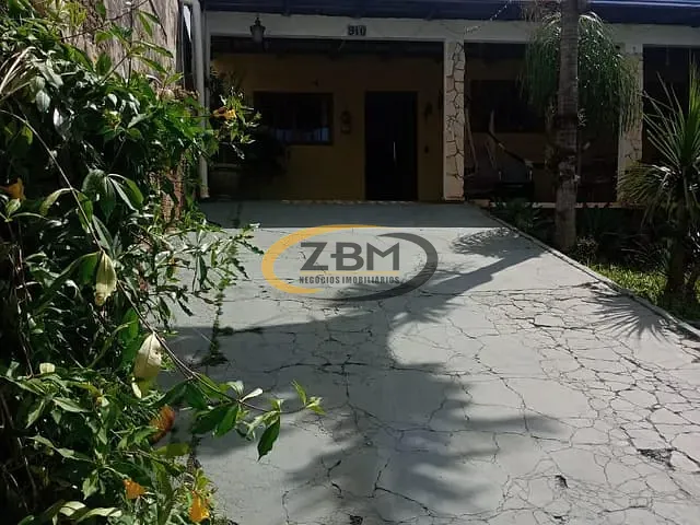 Casa com 300m² 4 quartos e 3 banheiros, à venda, no bairro Jardim Riviera em Cambé