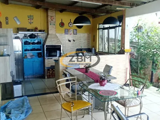 Casa com 300m² 4 quartos e 3 banheiros, à venda, no bairro Jardim Riviera em Cambé