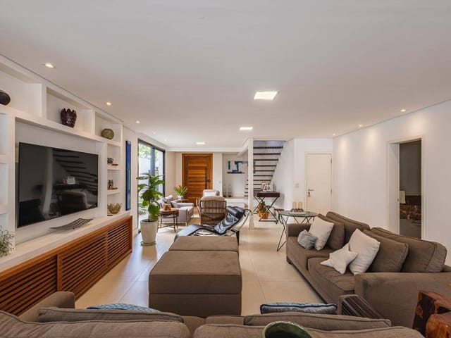 Casa com 316m² 3 quartos e 5 banheiros, à venda, no bairro Alphaville em Santana de Parnaíba