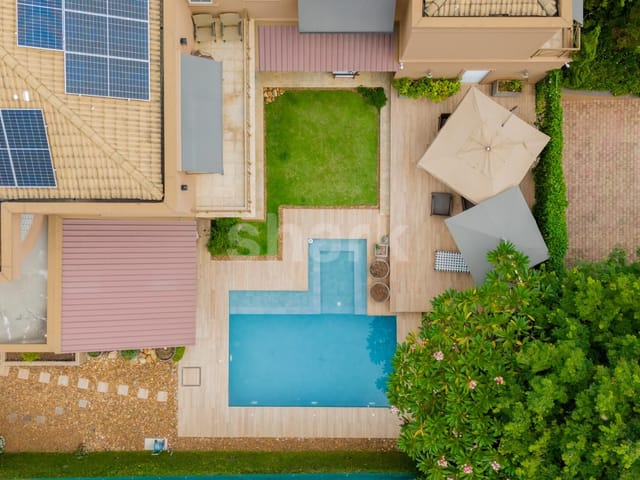 Casa com 904m² 4 quartos e 8 banheiros, à venda ou para alugar, no bairro Alphaville em Santana de Parnaíba