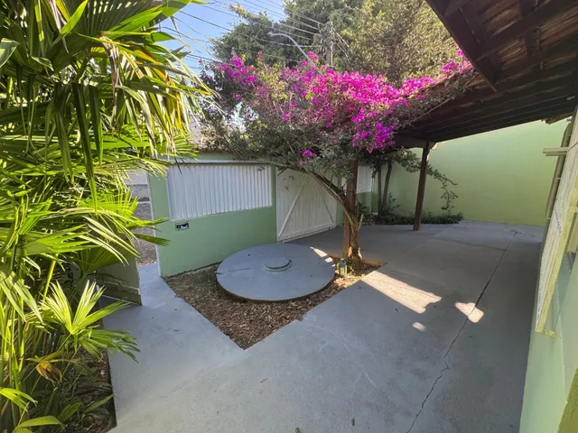 Casa com 300m² 2 quartos e 1 banheiro, para alugar, no bairro Lagoa em Macaé