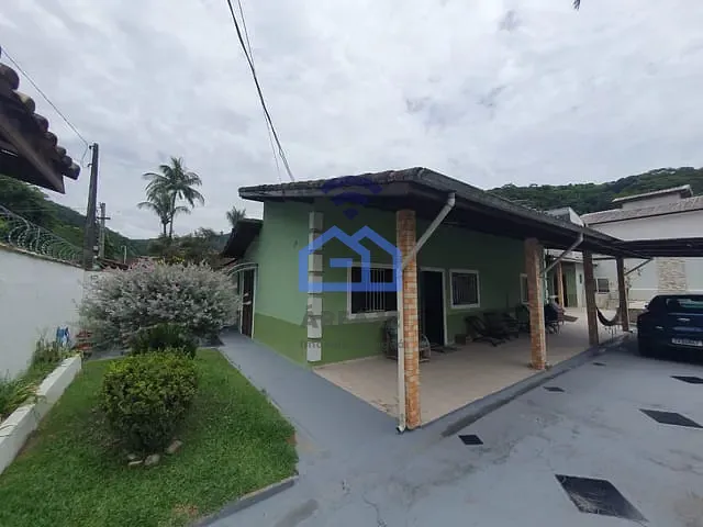 Casa 2 quartos e 1 banheiro, à venda, no bairro Jardim Terralão em Caraguatatuba