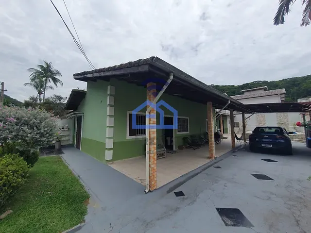 Casa 2 quartos e 1 banheiro, à venda, no bairro Jardim Terralão em Caraguatatuba