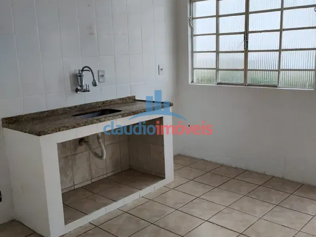 Casa 2 quartos e 1 banheiro, à venda, no bairro Vila Santa Cecília em Volta Redonda