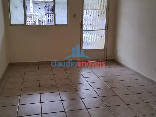 Casa 2 quartos e 1 banheiro, à venda, no bairro Vila Santa Cecília em Volta Redonda