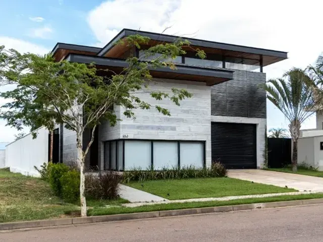 Casa 3 quartos e 4 banheiros, à venda, no bairro Condomínio Florais Itália em Cuiabá