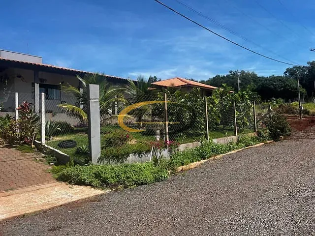 Casa com 1000m² 3 quartos e 2 banheiros, à venda, no bairro Rodovia Selva Ate Eletrosul em Londrina