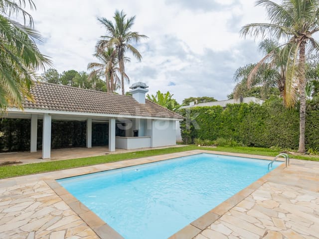 Casa com 720m² 4 quartos e 6 banheiros, à venda ou para alugar, no bairro Alphaville em Santana de Parnaíba