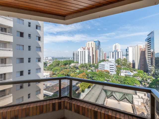 Casa 3 quartos e 6 banheiros, à venda ou para alugar, no bairro Alphaville Centro Industrial e Empresarial/Alphaville. em Barueri