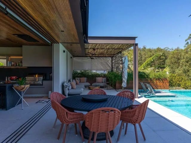 Casa com 2461m² 4 quartos e 8 banheiros, à venda, no bairro Loteamento Residencial Parque Terras de Santa Cecília em Itu