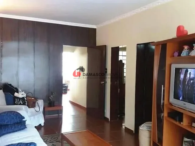 Casa com 300m² 2 quartos e 1 banheiro, à venda, no bairro Olímpico em São Caetano do Sul
