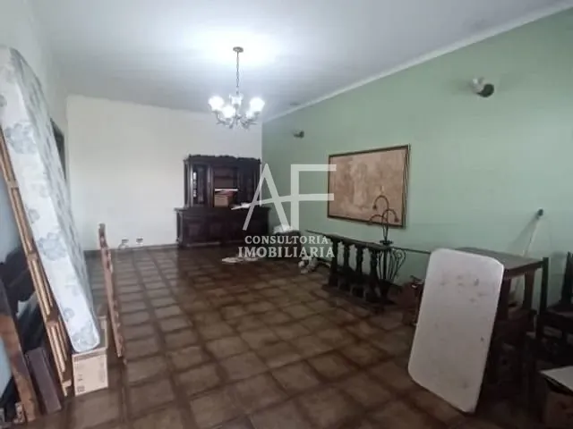 Casa com 330m², à venda ou para alugar, no bairro Jardim Santa Cruz em Taubaté