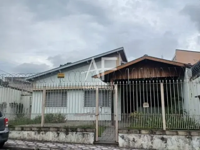 Casa com 330m², à venda ou para alugar, no bairro Jardim Santa Cruz em Taubaté
