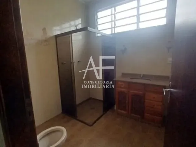 Casa com 330m², à venda ou para alugar, no bairro Jardim Santa Cruz em Taubaté